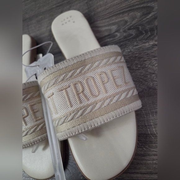 Womens St. Tropez Cream Slide Sandals Size 6 NWT - Picture 3 of 4